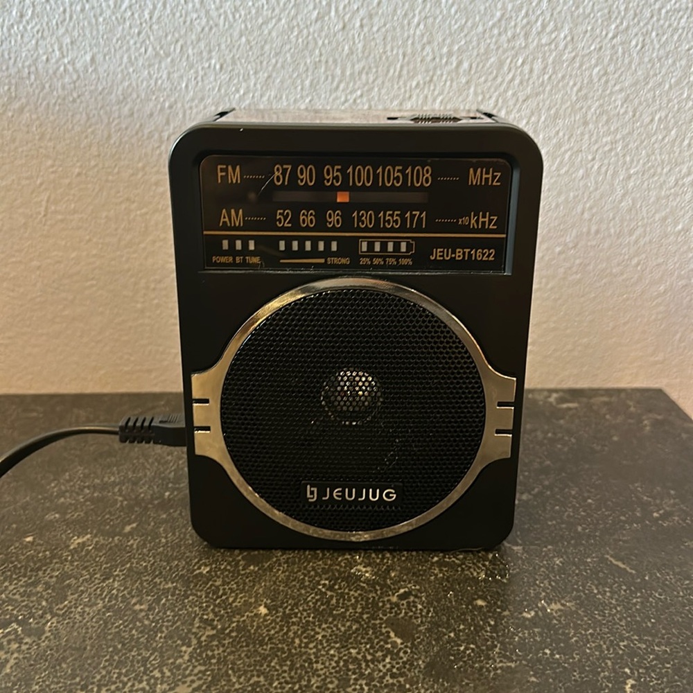 Jeujug portable radio